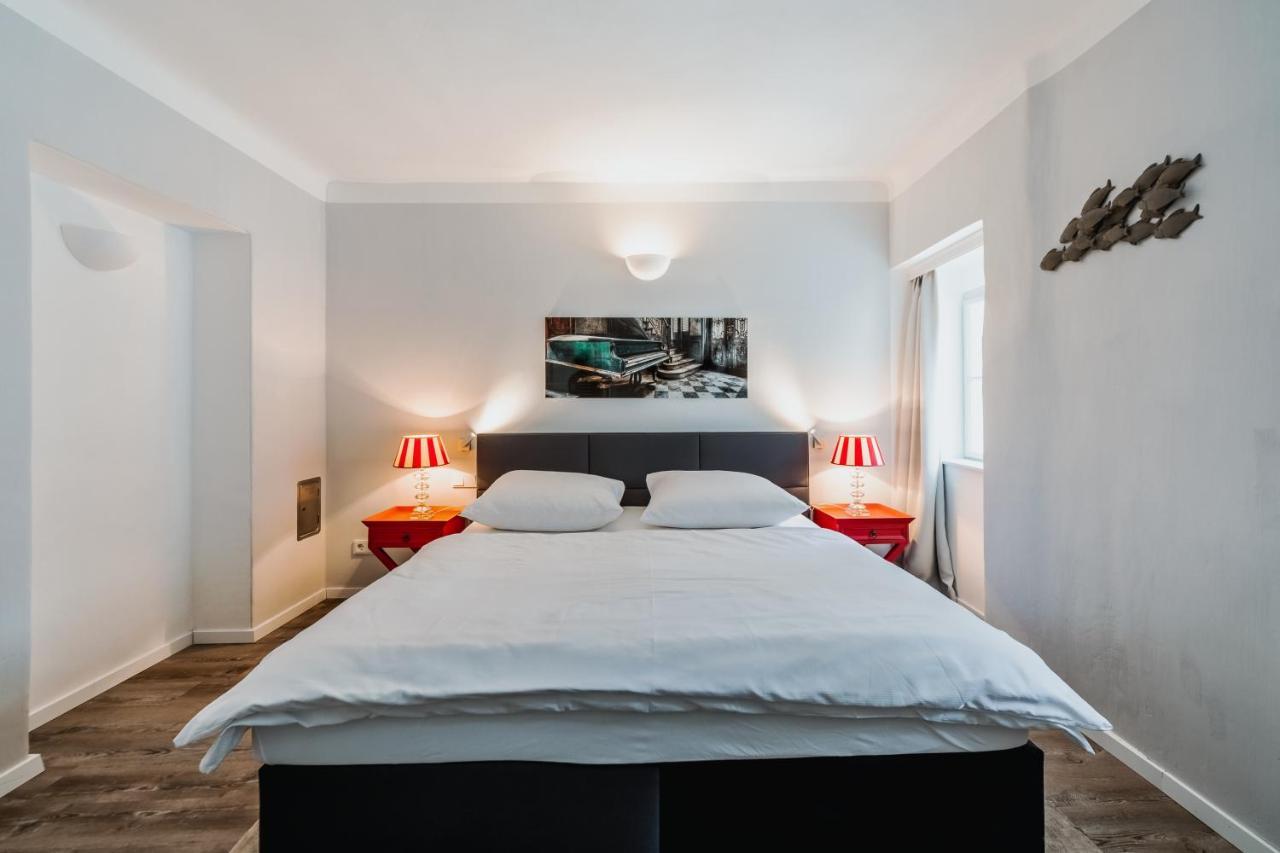 Smile Apartments Zum Goldenen Strauss Duernstein Exterior photo