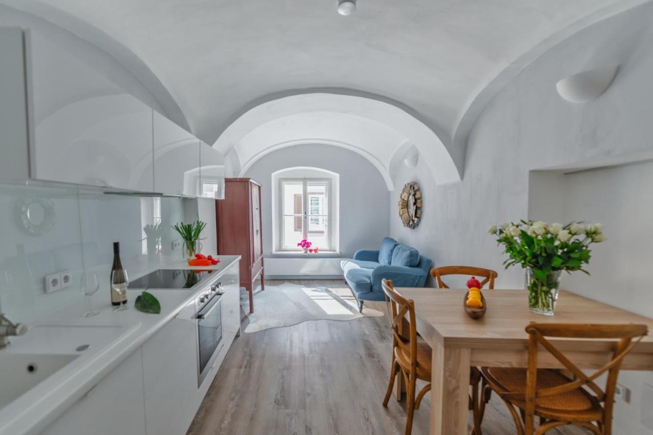 Smile Apartments Zum Goldenen Strauss Duernstein Exterior photo