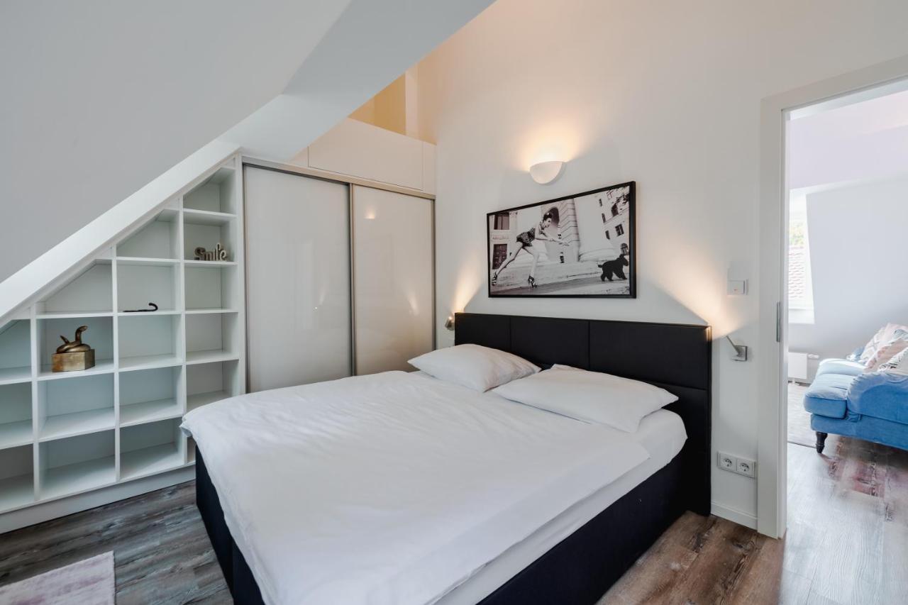 Smile Apartments Zum Goldenen Strauss Duernstein Exterior photo
